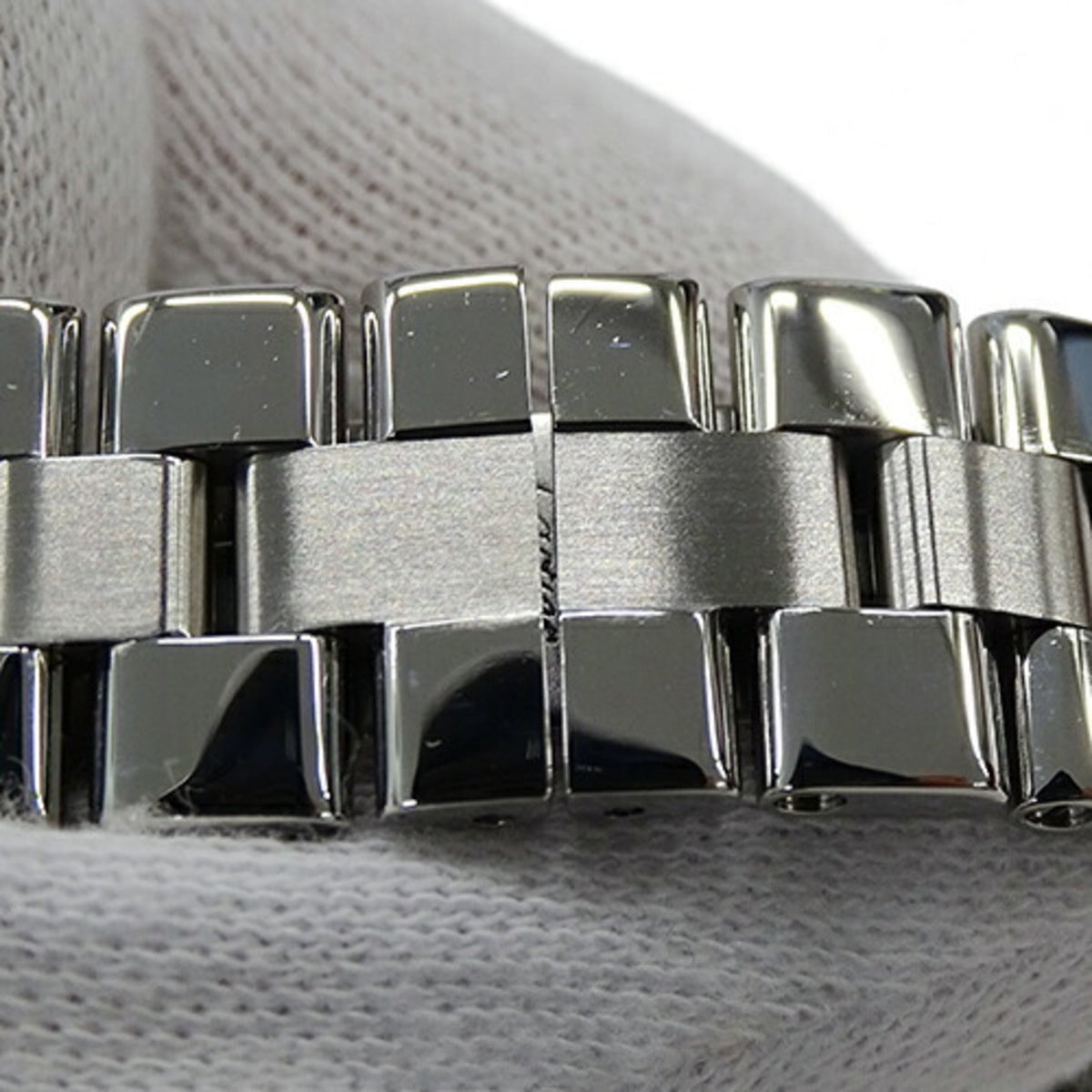 Pre-Owned Cartier Watch Ladies Roadster  Date Quartz Stainless Steel  W62016V3 Silver Polished (Fair)