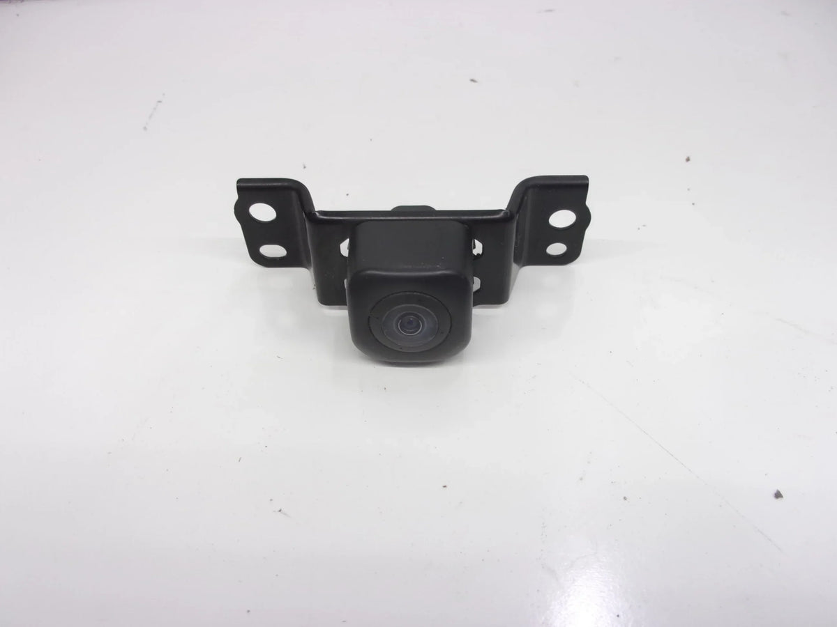 Pre-Owned 2017-2022 Toyota Highlander Grille Mtd Surround Front View Camera 867900E081  (Good)